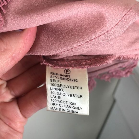 J.O.A. Pink Lace Statement One Sleeve Blouse NWT Size L - Picture 7 of 8